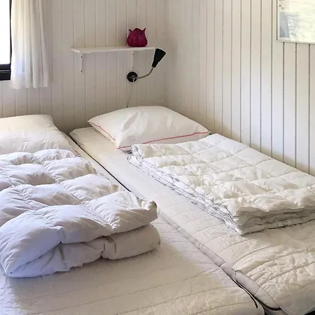 6 Person In Bl Vand Blåvand